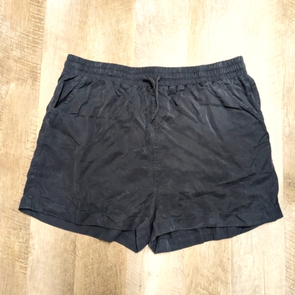 Universal Thread Charcoal Gray Lyocell High Rise Shorts Elastic Stretch Waist